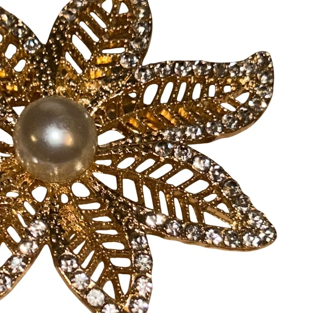 Gold Tone Leaf Brooch Faux Pearl Rhinestone‎ Filigree Floral Pin Vintage Style